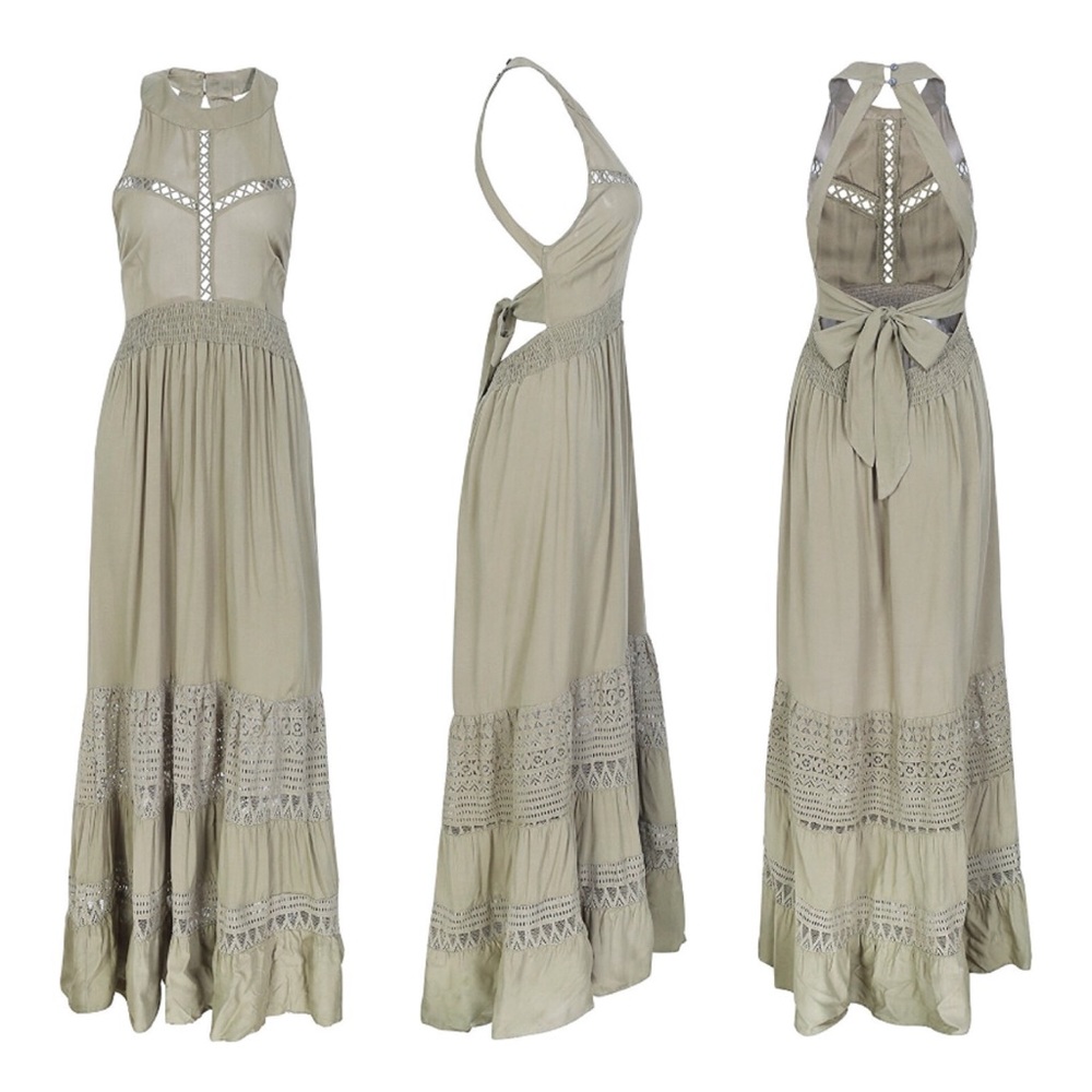 💥 LAST ONE Open Back Crochet Halter Maxi Dress - Picture 3 of 4